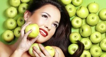 قناع التفاح لتجديد شباب البشرة حول العينين